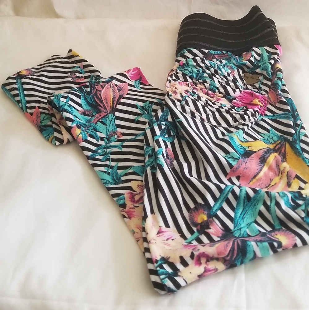Cute Booty Lounge "Paradise Island" Sport Booty Leggings Size M